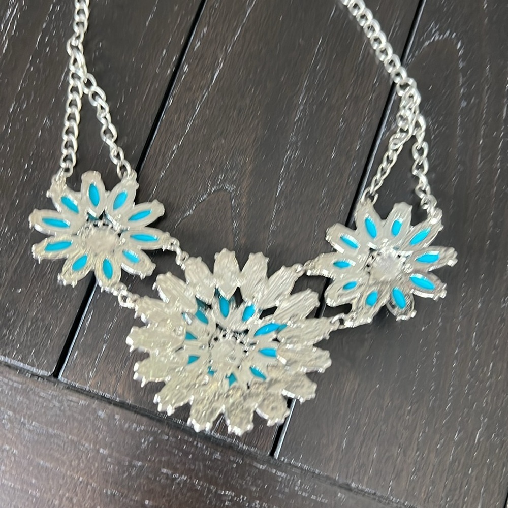 Statement Jewelry Set - Picture 11 of 11